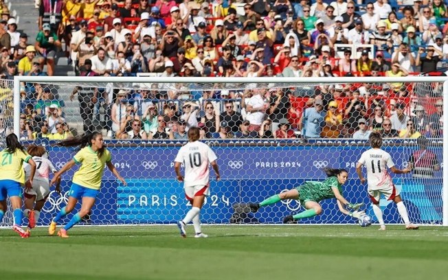 Nos acréscimos, seleção feminina de futebol leva virada do Japão