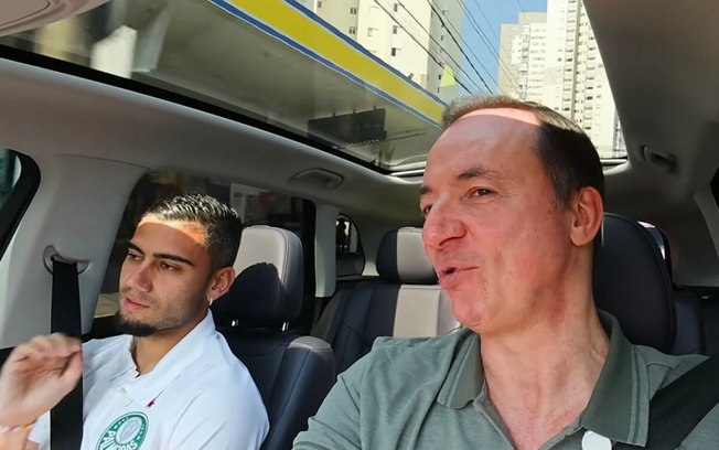 Andreas Pereira em entrevista com o humorista e comunicador Paulo Bonfá Andreas Pereira em entrevista com o humorista e comunicador Paulo Bonfá