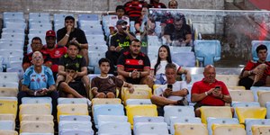 Flamengo pede para que torcida assista jogos sentada no Maracanã	