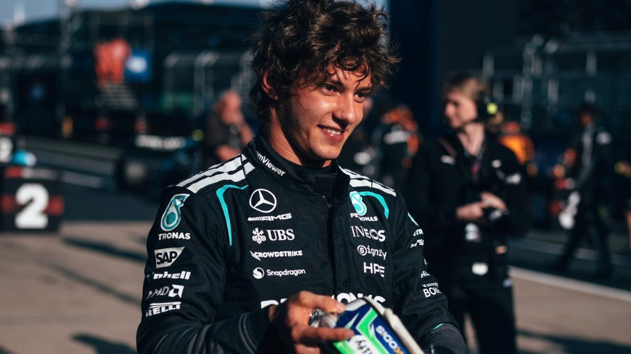 Kimi Antonelli vai largar na pole em Suzuka 2026