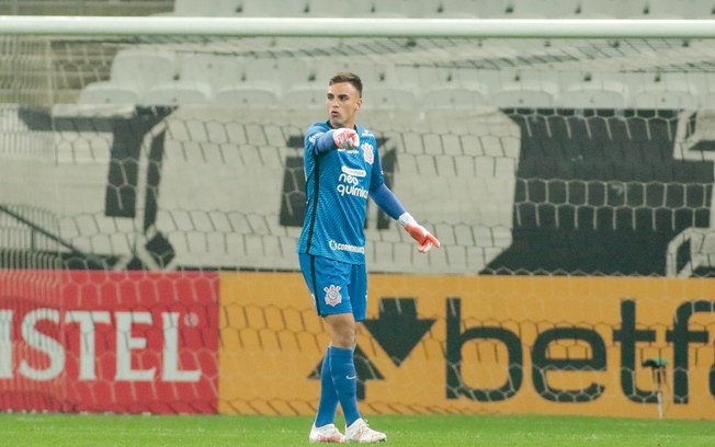 Corinthians renova com Matheus Donelli