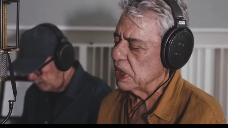 Silvio Rodríguez e Chico Buarque na gravação do videoclipe