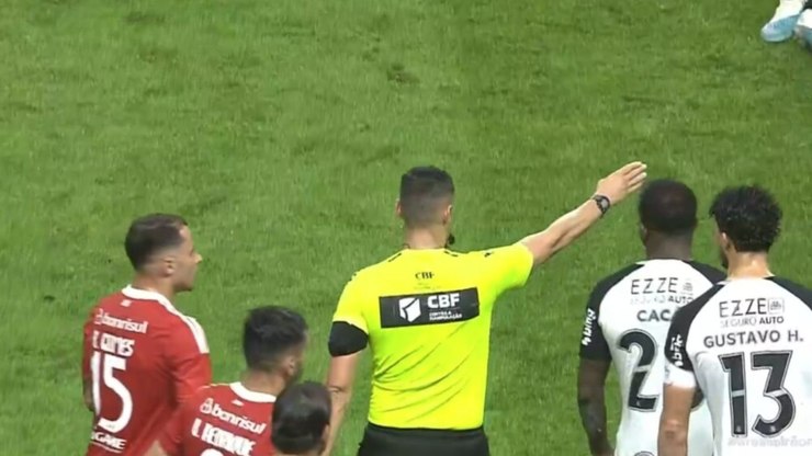 Mauro Cezar se revolta com pênalti marcado em Inter x Corinthians