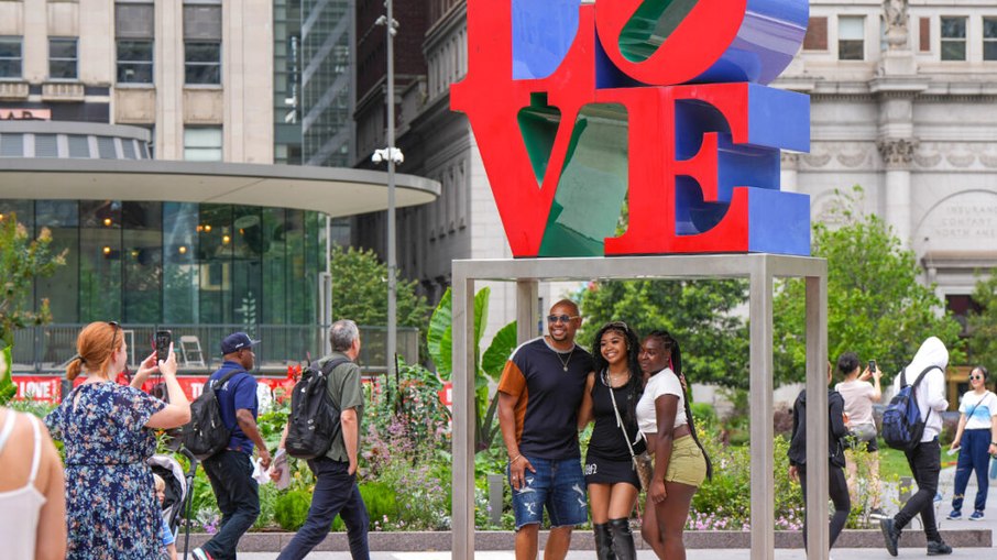 Estátua no Love Park - Filadélfia (EUA)
