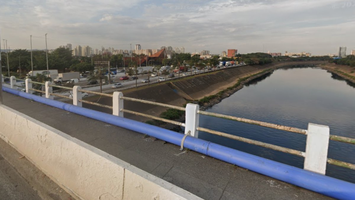 Corpo de Bombeiros retirou corpo embaixo da Ponte da Freguesia do Ó