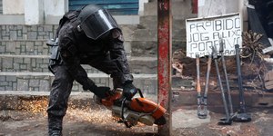PM ocupa Paraisópolis, em SP, e retira barreiras em operação