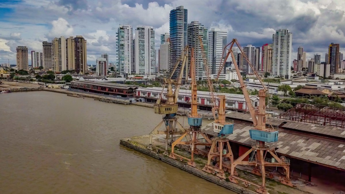 Belém ganha novo porto e moderno terminal aeroportuário.