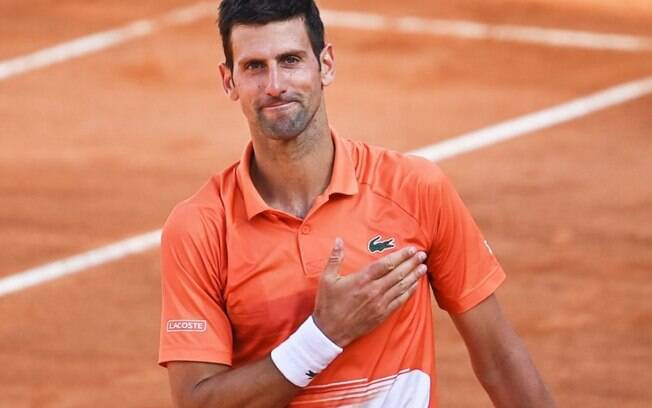 Djokovic arrasa Tsitsipas e é HEXA em Roma
