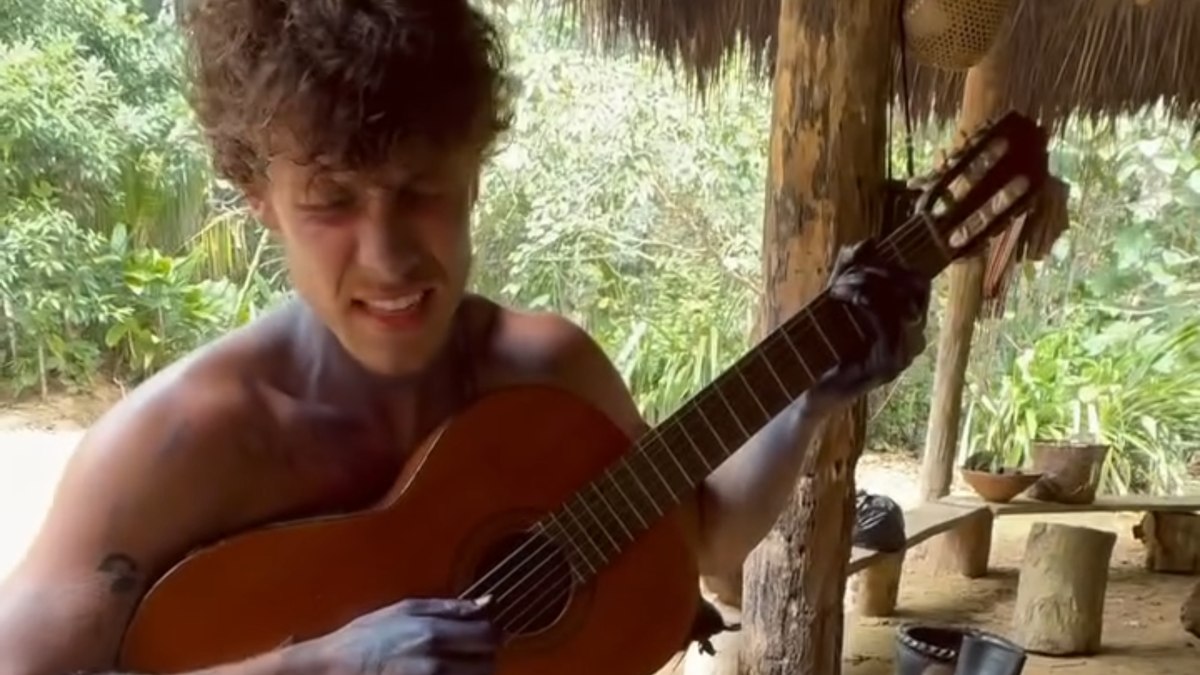 Shawn Mendes Choca Fãs com Mudança Radical: Do Palco à Floresta Amazônica!