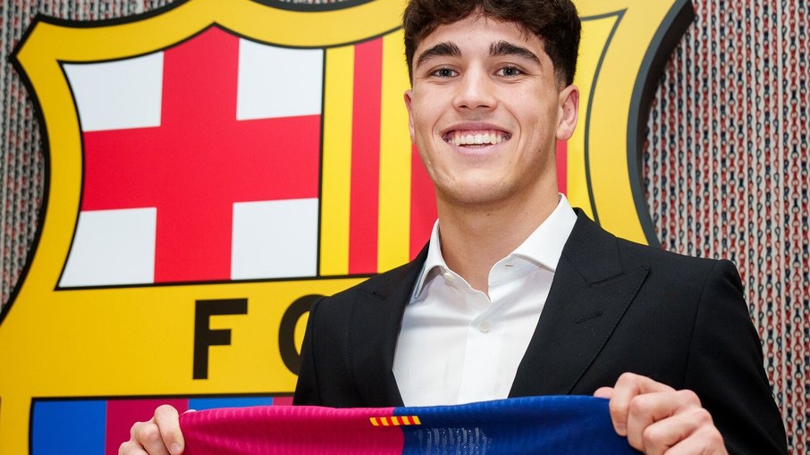 Pau Cubarsí assinou contrato até junho de 2029 Pau Cubarsí assinou contrato até junho de 2029