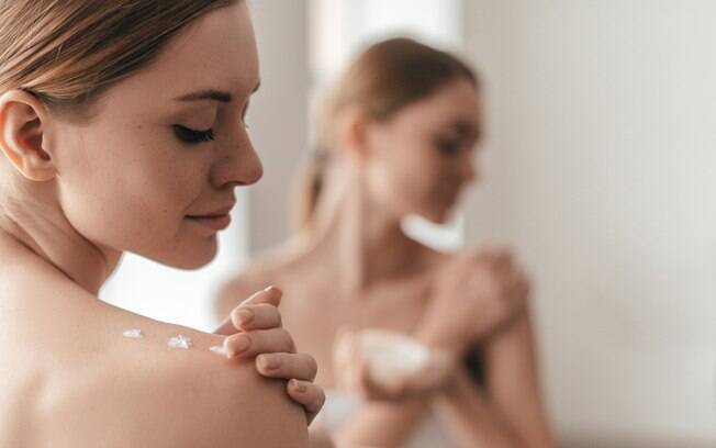 Sabonetes e loções secativas podem ajudar a eliminar acne nas costas e em outras partes do corpo, mas é preciso cuidado