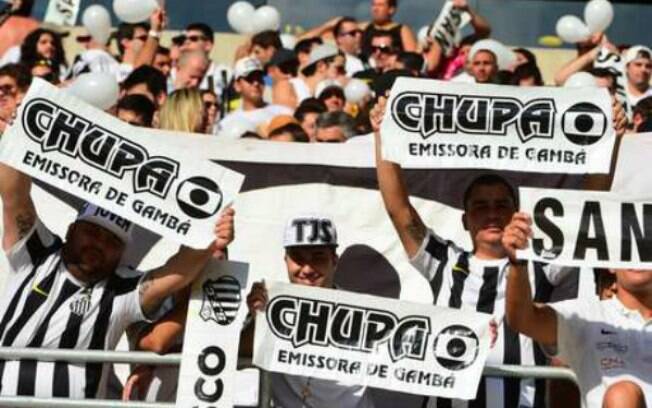 Torcida do Santos protestou contra a Globo