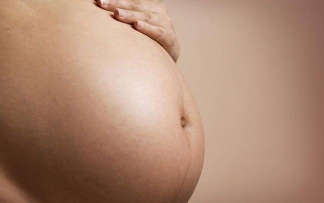 Marido abre ventre de sua mulher grávida para garantir que o filho seria homem