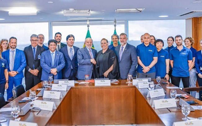 Reunião no Palácio do Planalto contou com membros do Governo, CBF e Fifa