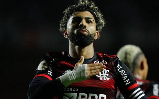 Gabigol está a um gol de superar marca histórica de Roberto Dinamite no Campeonato Brasileiro