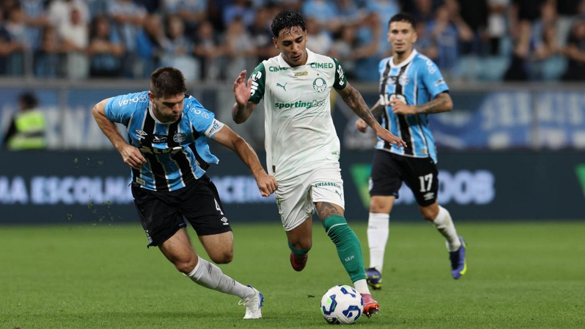 Palmeiras perde e deixa escapar chance de encostar no Flamengo