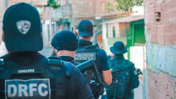 RJ: operação contra roubo de cargas causa tiroteio em Manguinhos