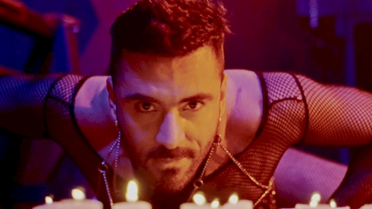 YOHAN divaga como a arte pode ser provocativa na inédita 'Dominatrixxx' YOHAN divaga como a arte pode ser provocativa na inédita 'Dominatrixxx'