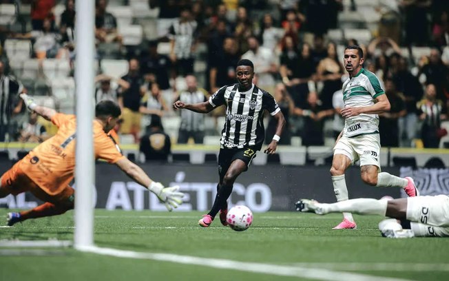 Igor Gomes vibra com o gol que garantiu a vitória do Galo sobre o Coxa