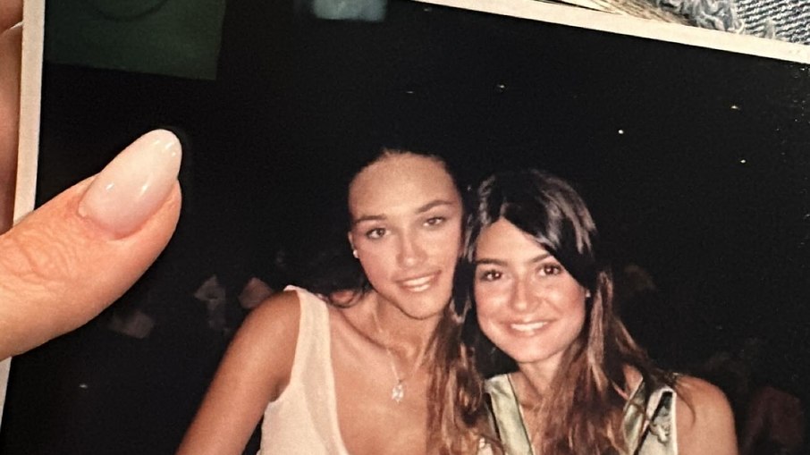 Thaila Ayala compartilha fotos antigas com famosas e relembra amizades Thaila Ayala compartilha fotos antigas com famosas e relembra amizades