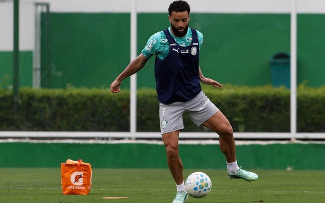 Felipe Anderson durante treinamento do Palmeiras nesta quinta-feira (15) Felipe Anderson durante treinamento do Palmeiras nesta quinta-feira (15)