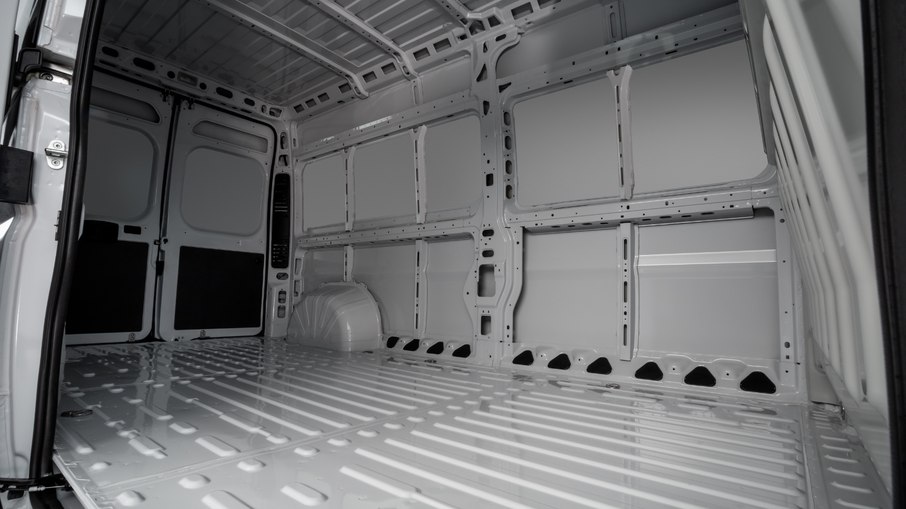 Interior do Fiat Ducato Maxi Cargo Interior do Fiat Ducato Maxi Cargo