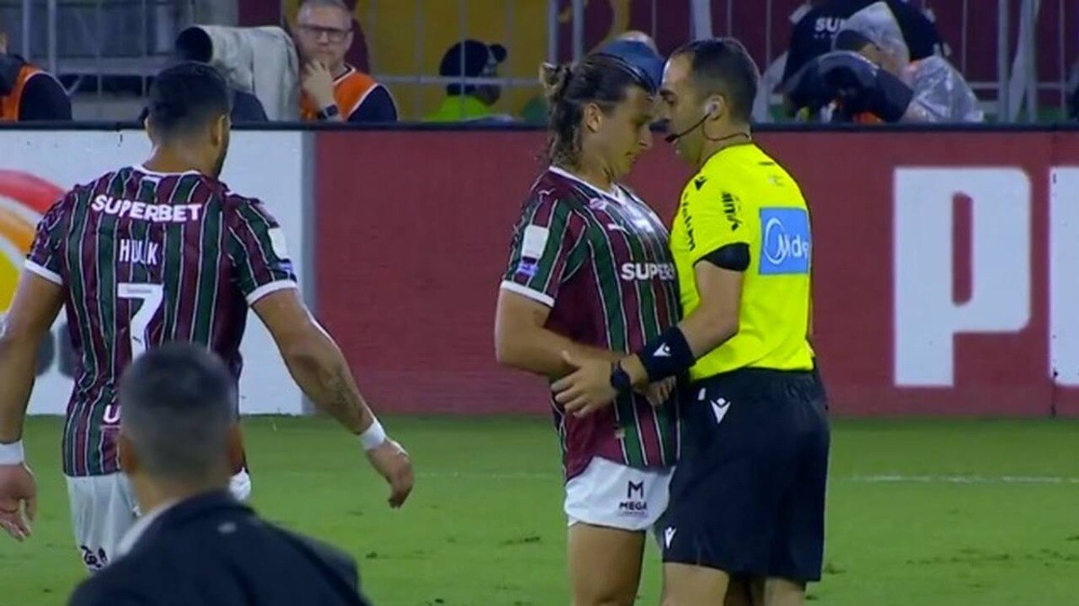 Fluminense solta nota de repúdio contra arbitragem do clássico com o Vasco