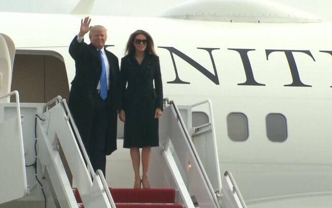Trump desembarcou em Washington, ao lado da esposa Melania, na quinta-feira (19)