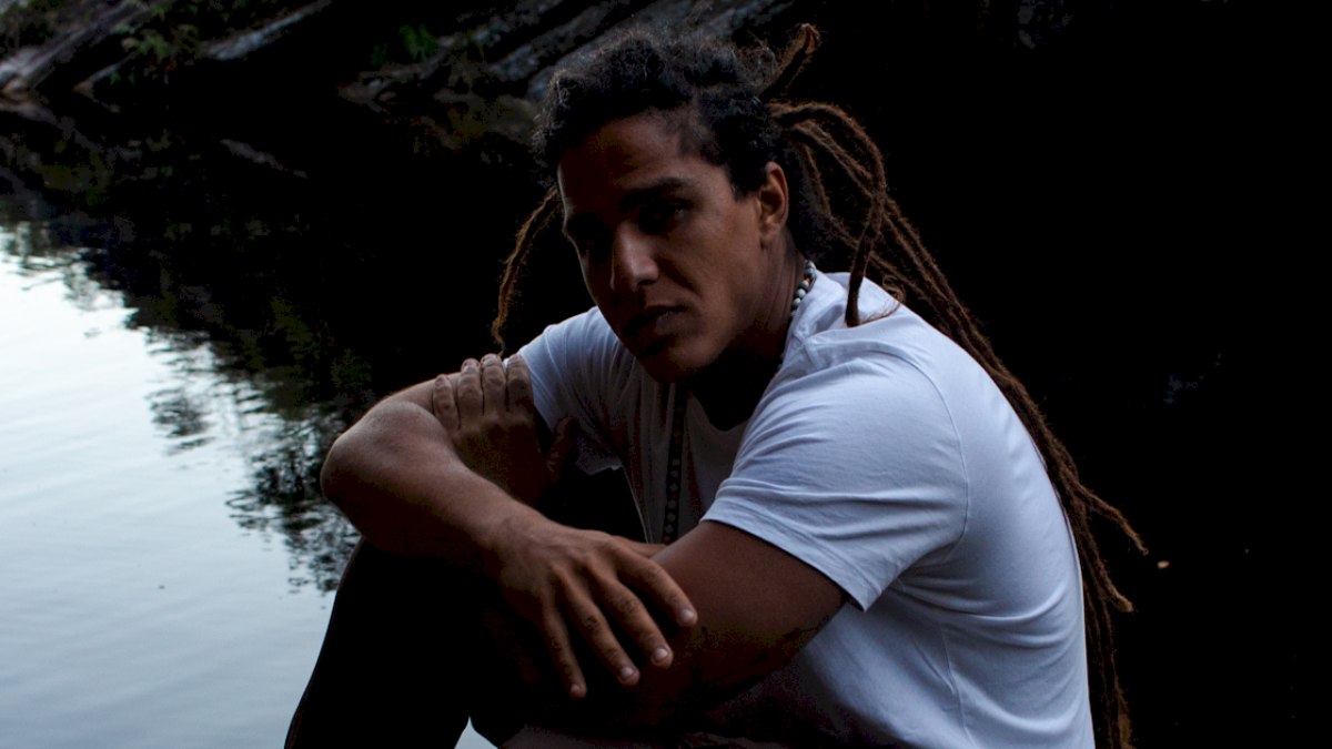 Emmano mergulha em ritmos de afrorreligiosidade em 'Gira de Esquerda'