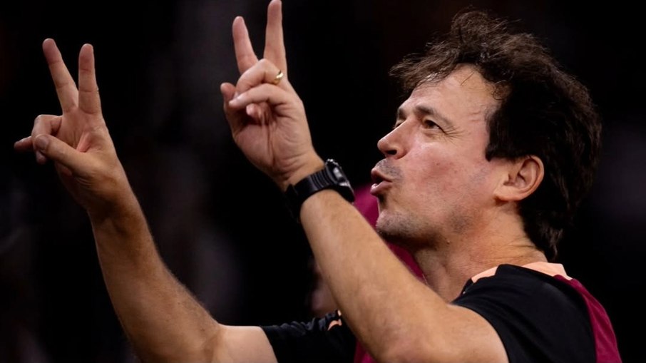 Fernando Diniz vive lua de mel com o Corinthians