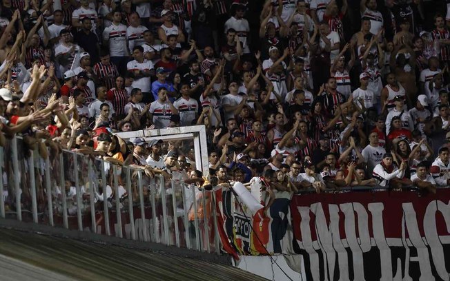 São Paulo deve jogar contra o Corinthians na Vila Belmiro São Paulo deve jogar contra o Corinthians na Vila Belmiro