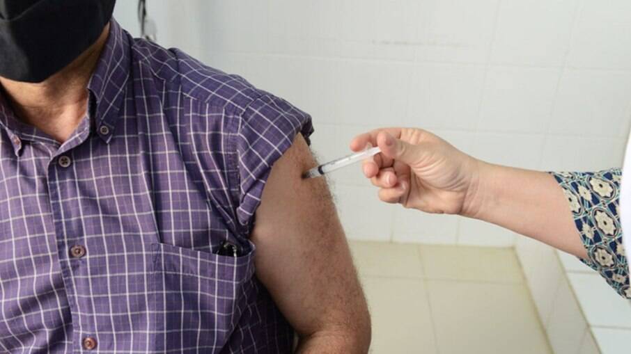 Campinas tem 70% dos adultos com imunização completa.