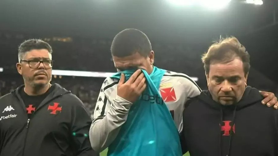 Matheus Cocão deixou o campo em lágrimas na última quarta-feira