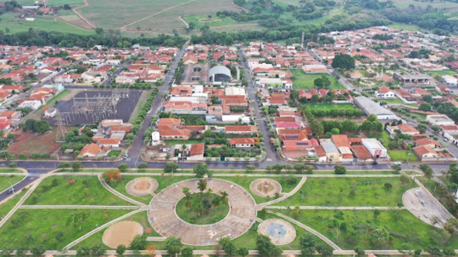 Dobrada (SP): quase 9 mil habitantes e economia baseada na cana-de-açucar Dobrada (SP): quase 9 mil habitantes e economia baseada na cana-de-açucar