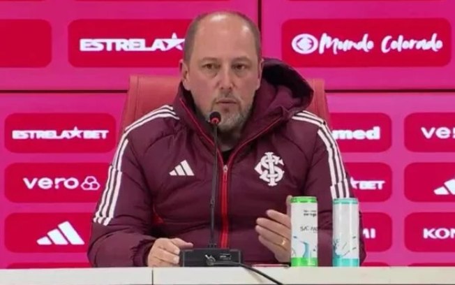 Alessandro Barcellos, presidente do Internacional, vai à CBF após lance polêmico no Gre-Nal 453 Alessandro Barcellos, presidente do Internacional, vai à CBF após lance polêmico no Gre-Nal 453