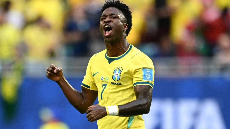 Vini Jr. repete feito de campeões mundiais pelo Brasil