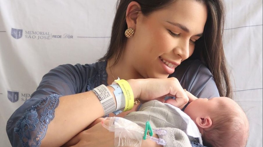 Influenciadora, mãe de três filhos, pontua momento importante da fase vivida pelos bebês