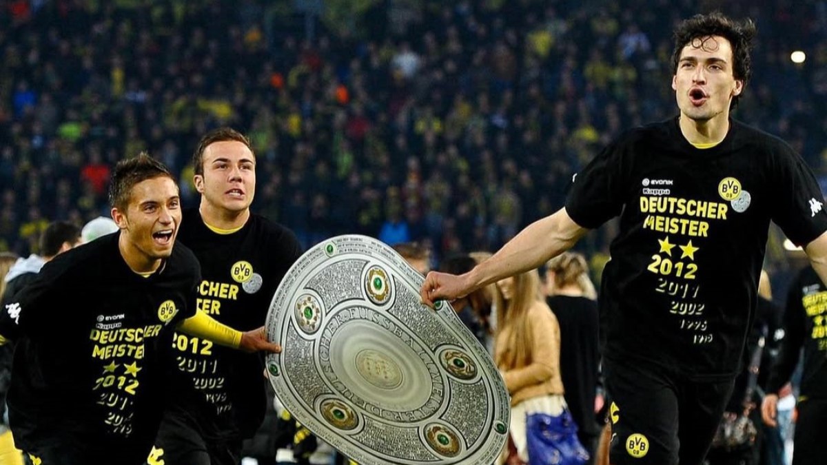 Hummels é o segundo jogador com mais jogos na história do Dortmund, atrás apenas de Michael Zorc Hummels é o segundo jogador com mais jogos na história do Dortmund, atrás apenas de Michael Zorc