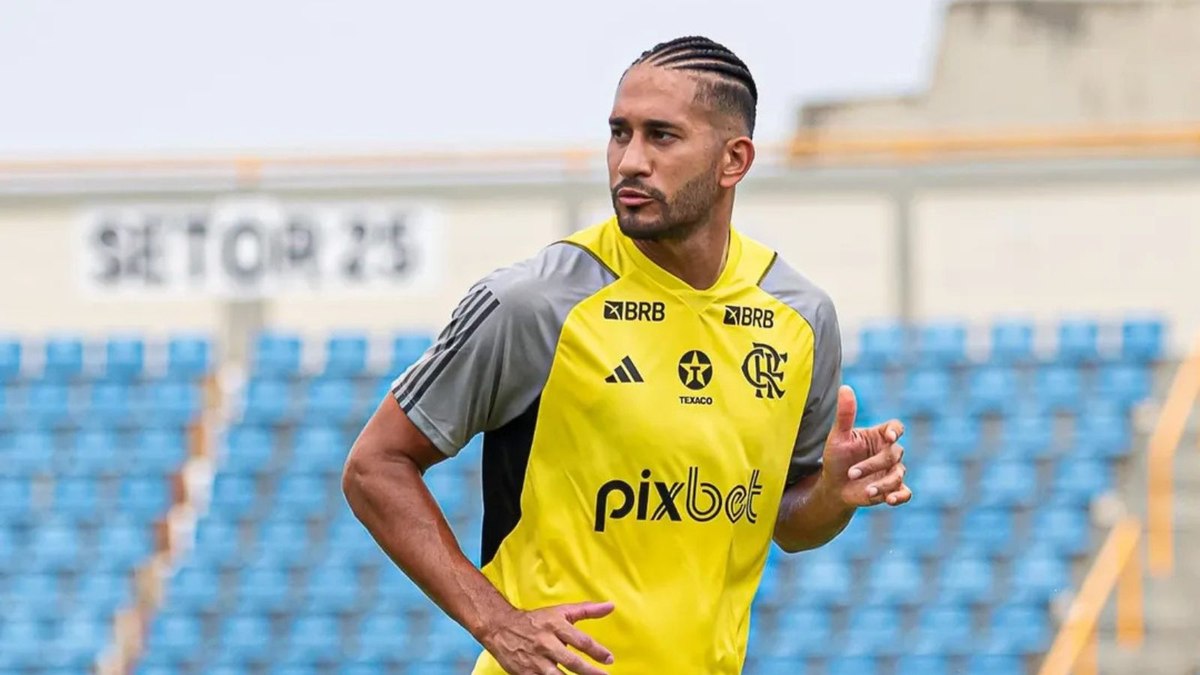 De volta? Zagueiro posta vídeo treinando no CT do Flamengo