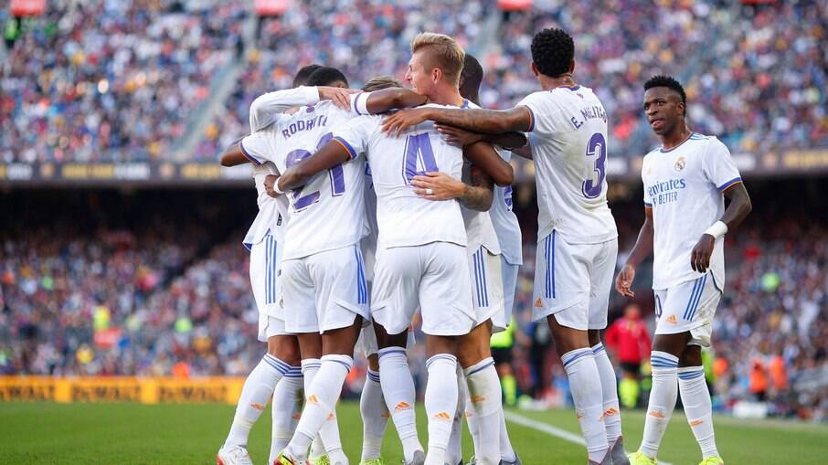 Jogadores do Real Madrid comemoram gol marcado no 'El Clásico'
