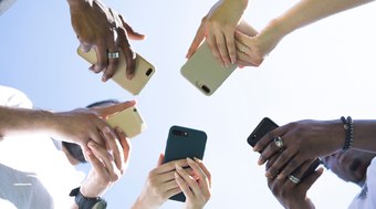 MEC%20far%C3%A1%20pesquisa%20sobre%20restri%C3%A7%C3%A3o%20de%20celulares%20nas%20escolas