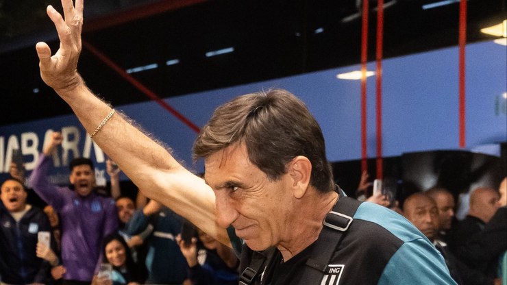 Apesar de derrota, técnico do Racing crava: "Vamos para Lima"