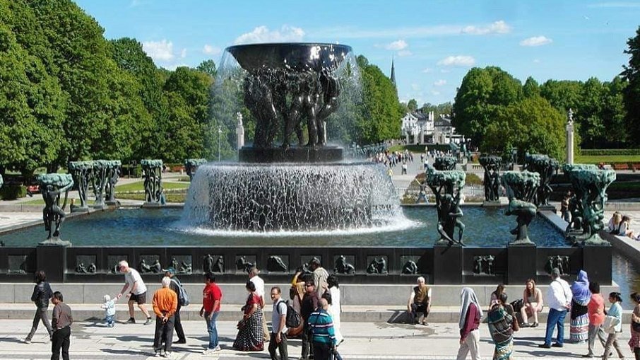 A fonte d'água no Vigeland Park, em Oslo