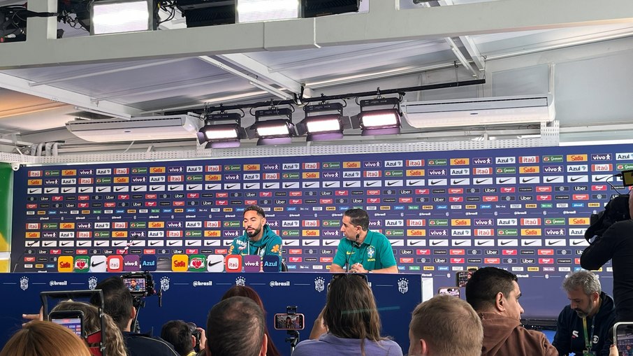 Matheus Cunha em coletiva da Seleção Brasileira