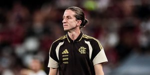 Filipe Luís se irrita com torcida por vaias a titular do Flamengo