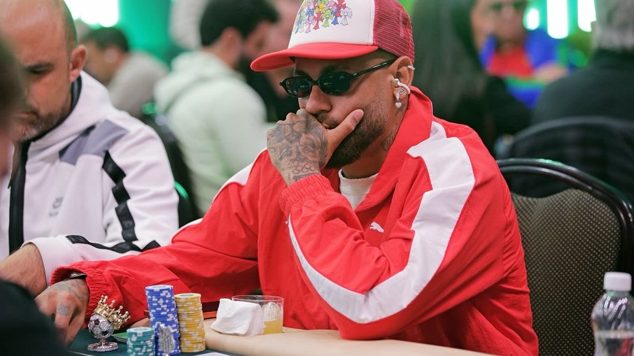 Neymar em campeonato de poker
