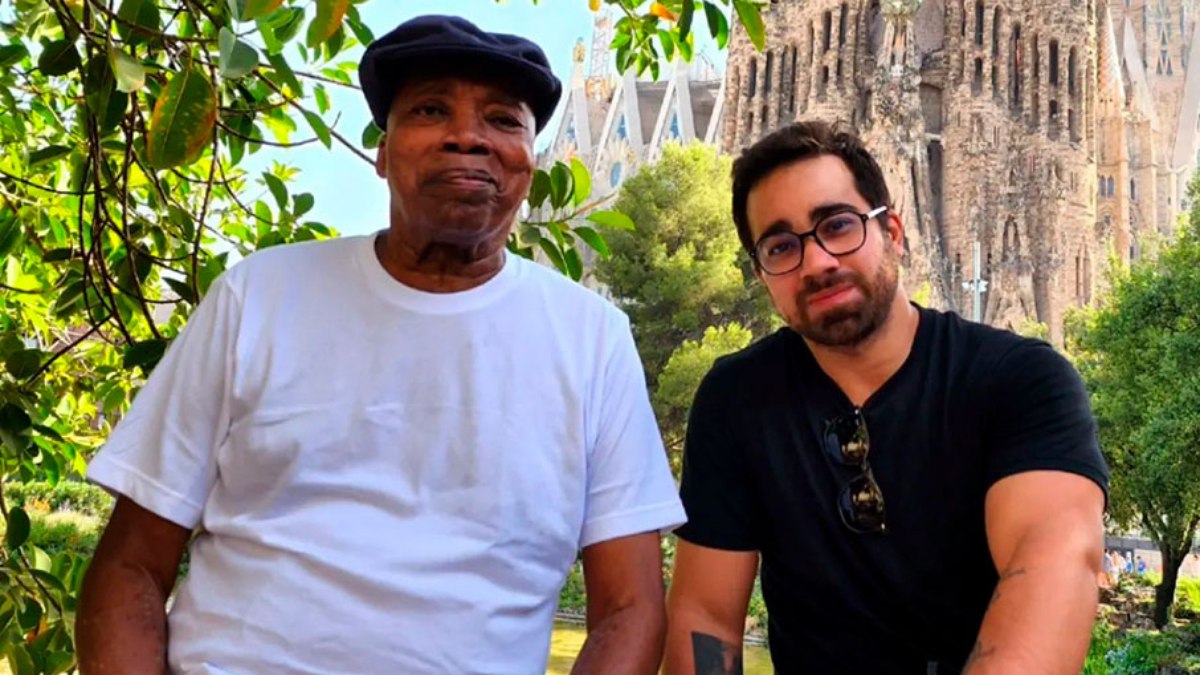 Milton Nascimento em viagem com o filho, Augusto Nascimento, à Espanha