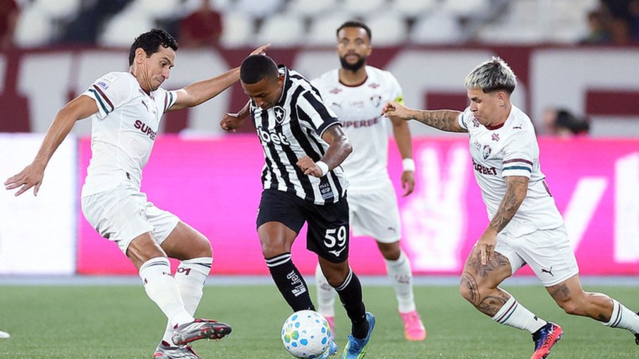 Botafogo e Fluminense empataram o clássico no Nilton Santos
