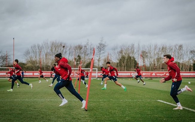 Nottingham finaliza o treino para o duelo importantíssimo contra o Luton Town, fora de casa 