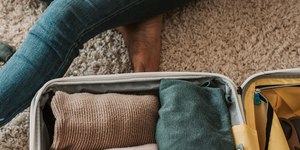 Aprenda como fazer uma mala de viagem sem deixar nada de fora e sem excessos